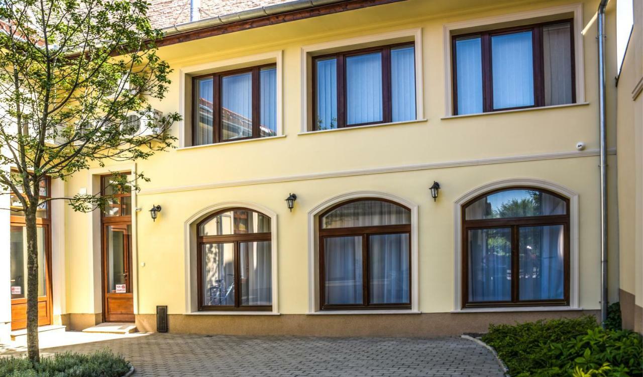 Centrum Apartman Cegléd Kültér fotó